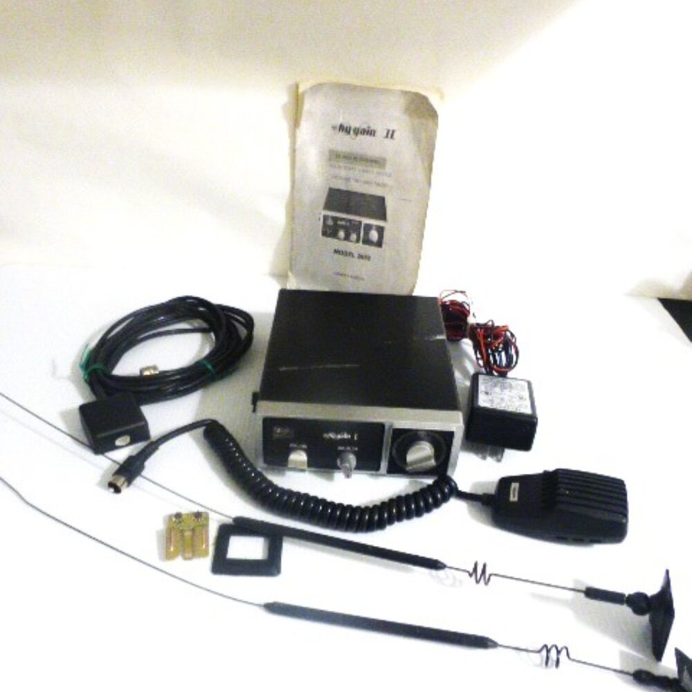 Hy-Gain II CB Radio & Mic 23 & 40 Channel Model 2682 Solid State 2 Way Radio